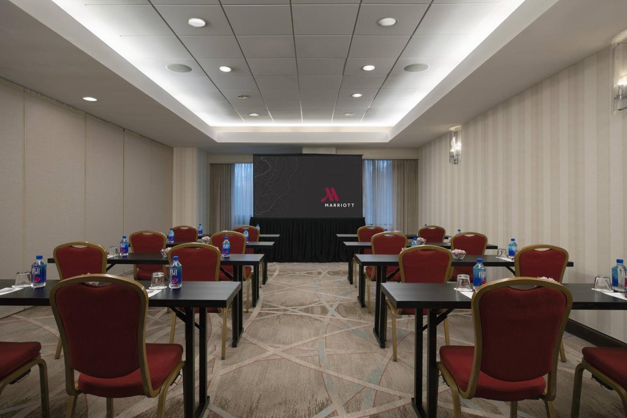 Washington Dulles Marriott Suites Herndon Exterior foto